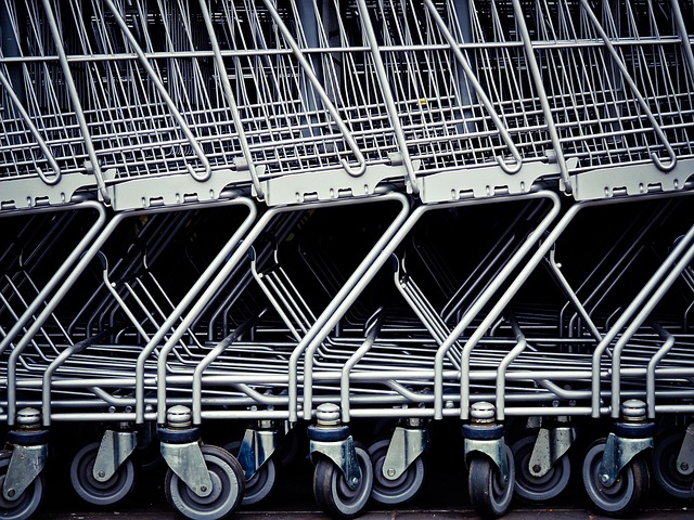 Storage facility lien sale process