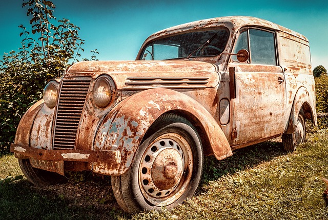 Abandoned vehicle lien sale