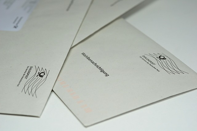 Secure Mail: Certified Envelopes for Tamper-Proof Notifications